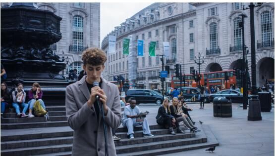 那些路上偶然遇到的人们，在我的佳能微单EOS M100里都有最好的色