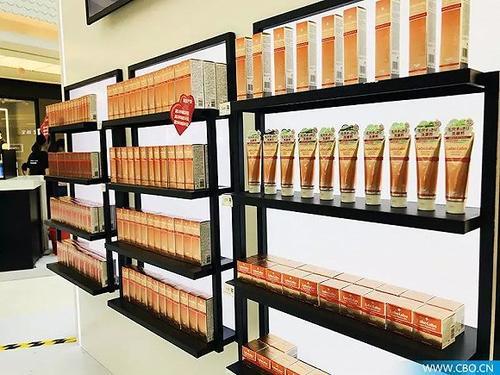 进口化妆品中外同价示好CS渠道,本土品牌你