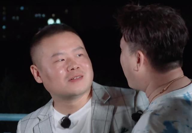 这就是开外挂!德云社团综岳云鹏救场,直接帮张鹤伦拿了个第一