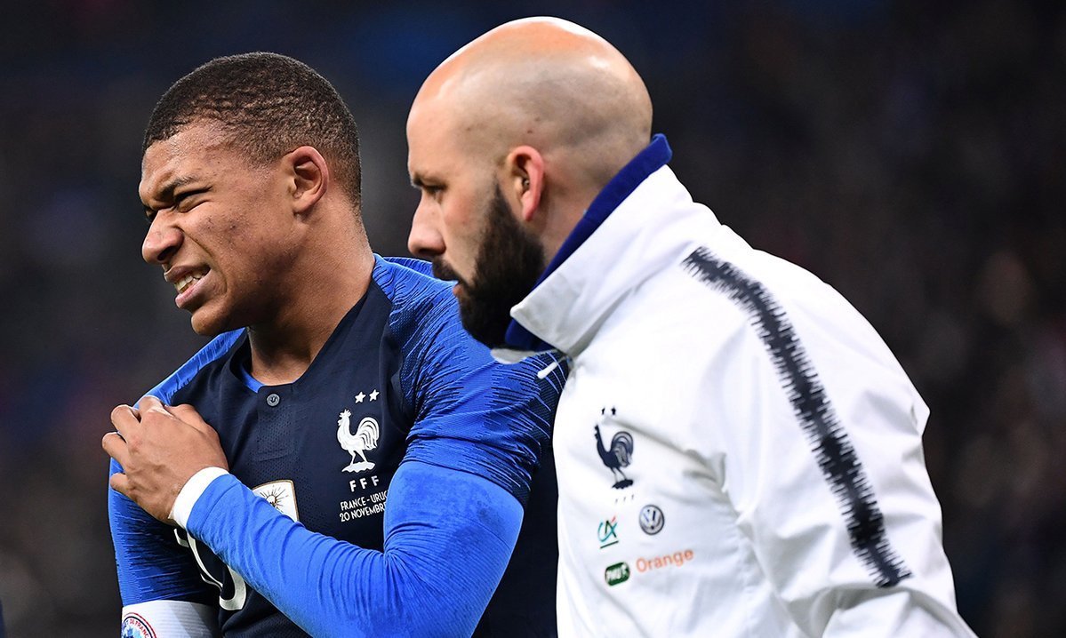 吉鲁点射助法国小胜,巴西热身赛豪取六连胜