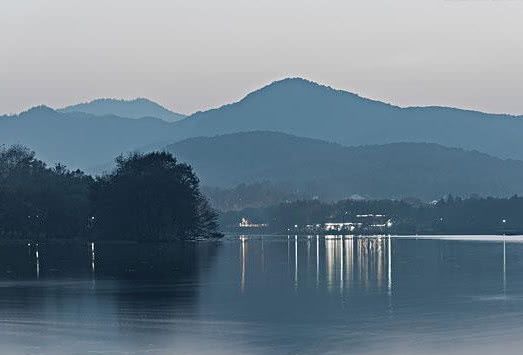最明智的5A景区：自愿放弃3亿门票收入，却换回了10倍收益