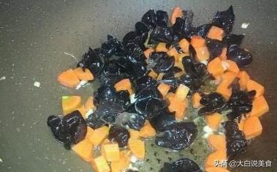 冬天吃豆腐美味最合适,美食木耳又降脂,营养孩太湖县评选v豆腐老人图片