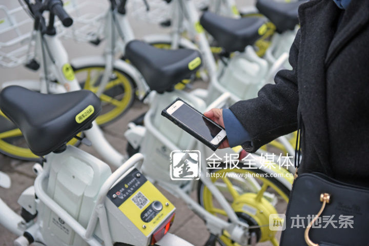 500辆共享电单车来义乌佛堂了 你会用吗?