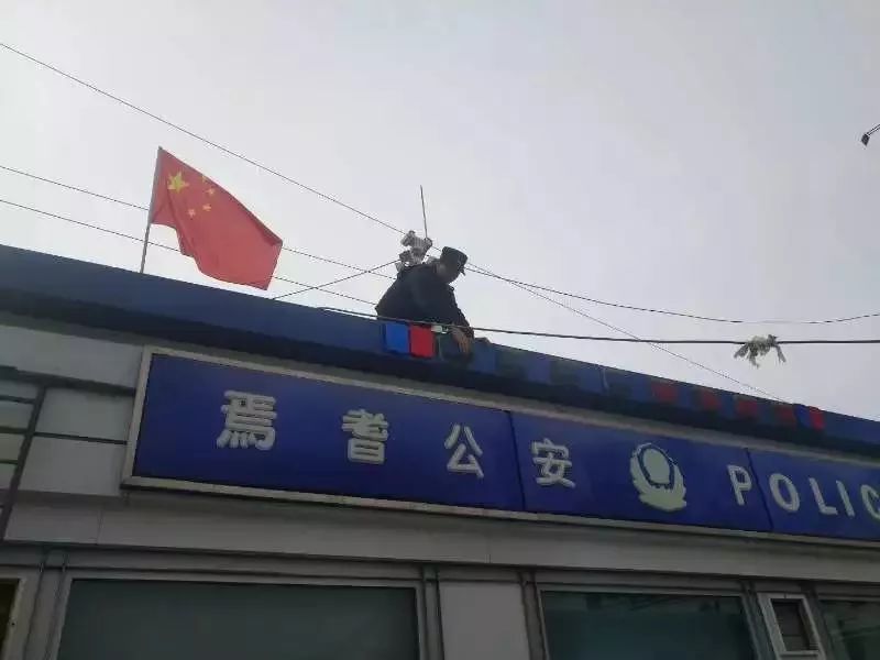 巡控大队警务站、检查站打扫环境卫生 干干净