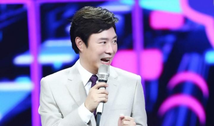 费玉清北京告别演唱会落幕,观众狠夸小哥敬业,不舍他惜别舞台 九州平台娱乐网