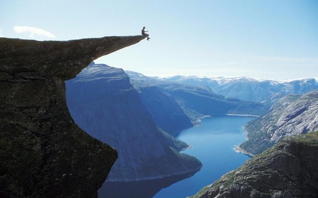 全球最险的10个旅游景点,惊心动魄隔着屏幕都怕,最惊险的在中国