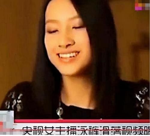 央视主持马凡舒，走秀时泳裤意外滑落淡定走完全程：谁爱看谁看！