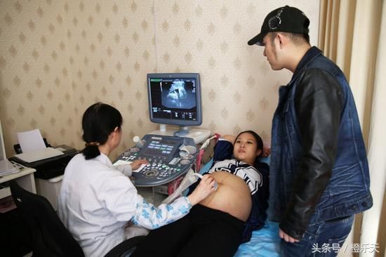 怀孕四个月,肚子和足月的孕妇一样大,检查结果