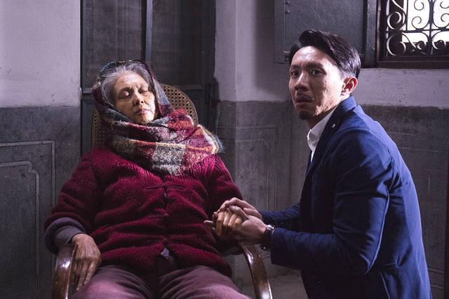 朱茵为新戏牺牲美貌和张继聪饰演母子,白发苍