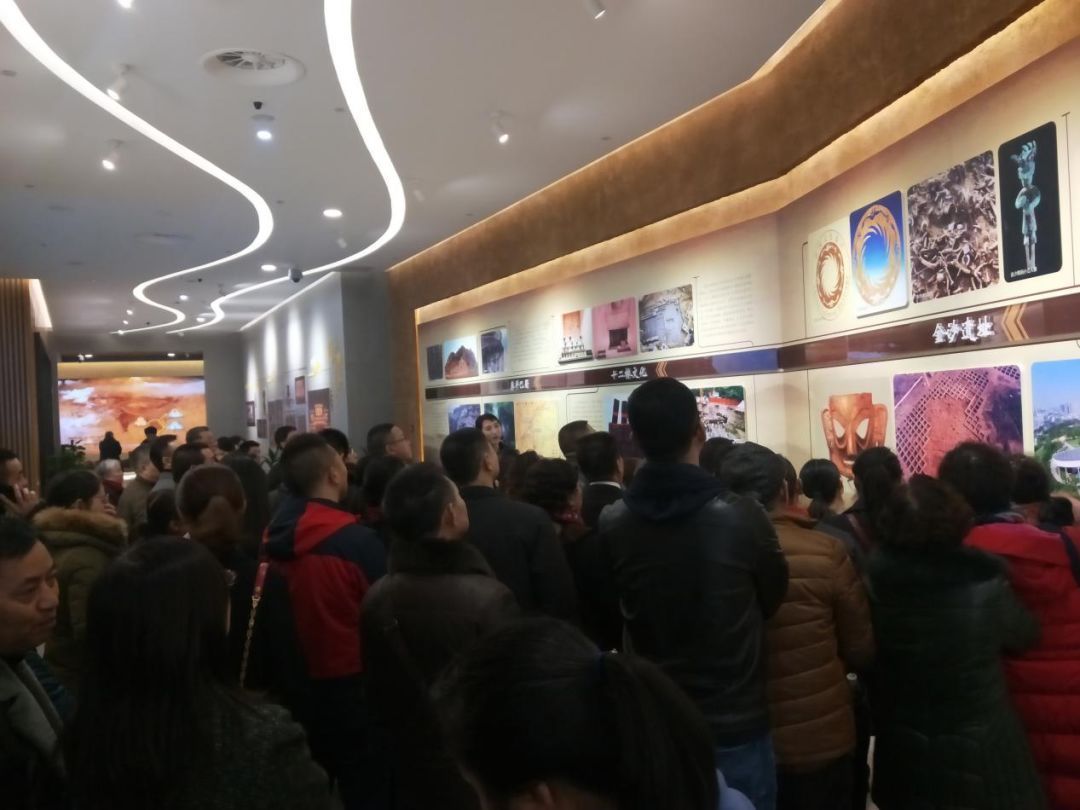 固定党日活动有新意:凝心聚力谋党建促发展