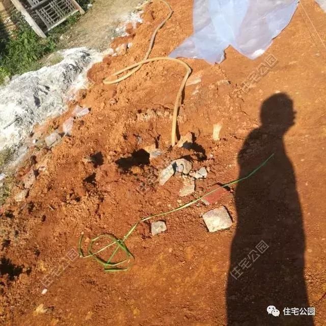 轻钢墙体中空没安全感，这栋实心墙轻钢别墅怎能拒绝？