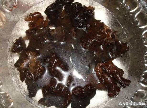 泡发木耳用热死还是热水好呢？错的不止你一个，难怪口感会差！