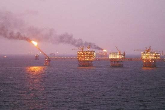 中国帮俄罗斯建造航母,换来俄罗斯帮越南开采