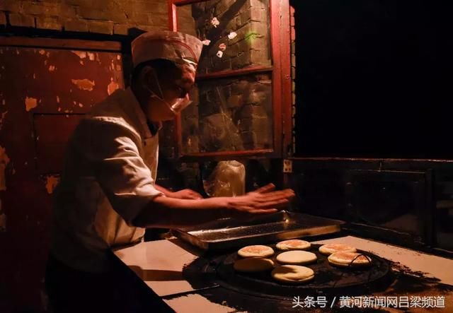 一块“火烧饼”，一缕乡情孝义传统小吃“火烧饼”