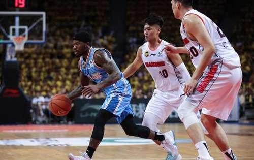 新疆男篮CBA总决赛遭遇惨败 想要夺冠只能换