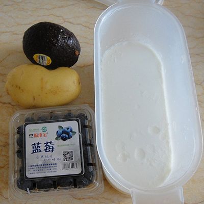 牛油果蓝莓土豆泥