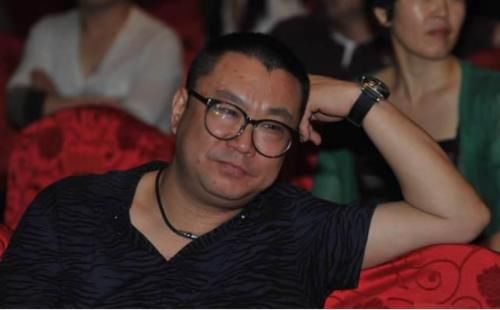 因《纤夫的爱》走红，曾6登春晚，51岁的他为生计只能餐厅卖唱