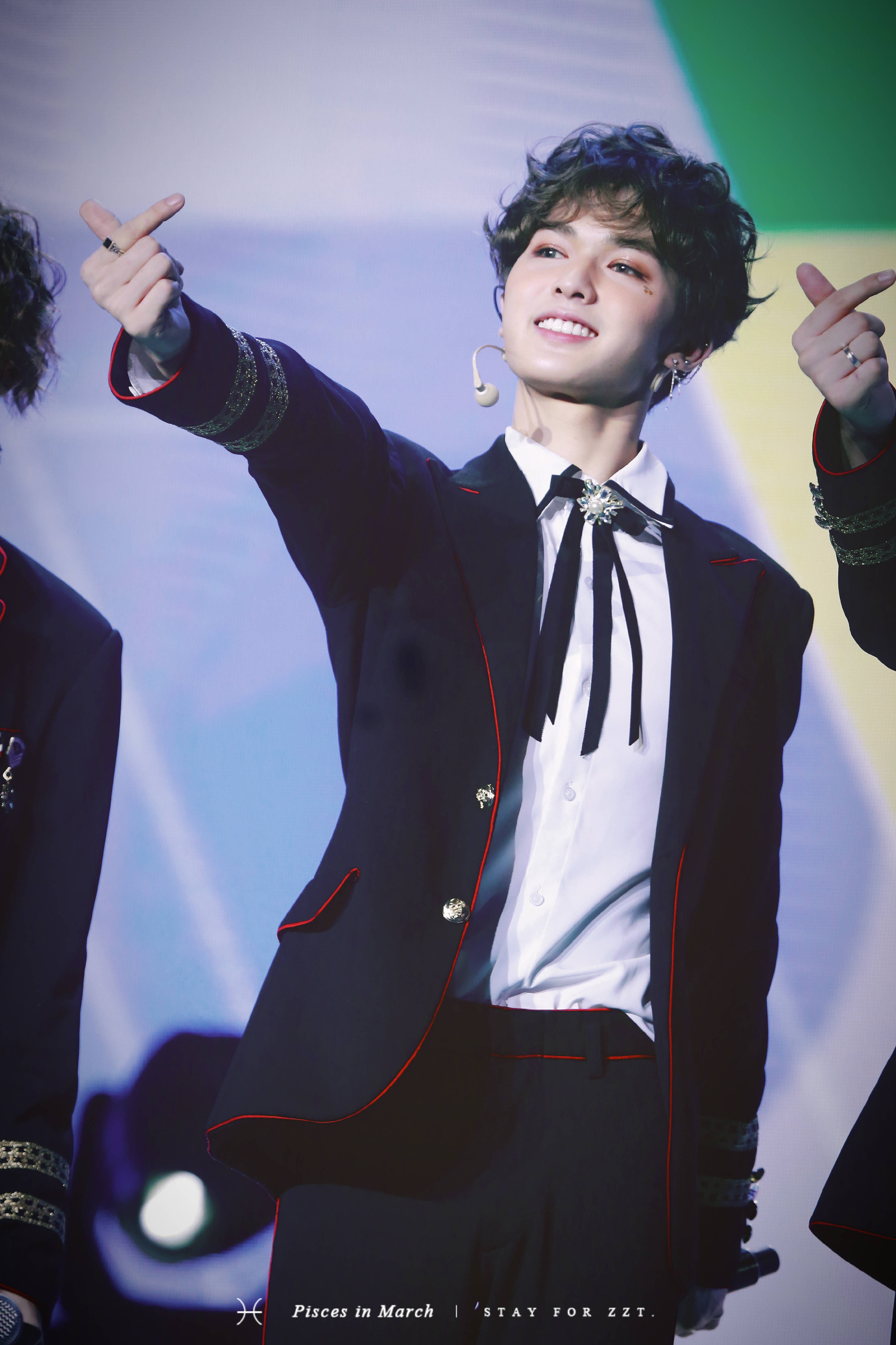 朱正廷get卷毛新发型,软萌可爱似洋娃娃,一句话