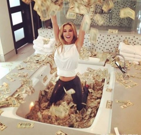 这对夫妻的工作就是教富豪怎样享受生活，于是他们也变成了富豪_【今日爆点】