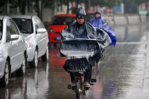 有中到大雨!河北新一轮大范围降雨来袭!请注意防范