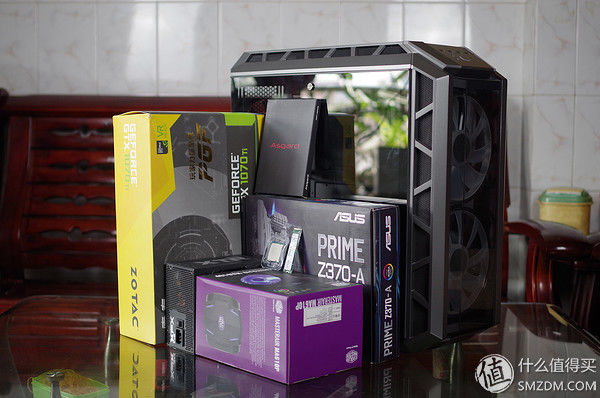 主机秀:体验华硕AURA、U卡一键超频、直播吃