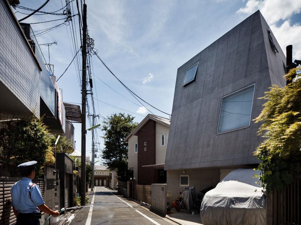 日本人多地少，所以他们建了这些奇怪的住宅