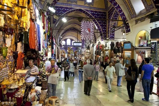 全球最拥挤的3个城市,挤到变形游客都要去