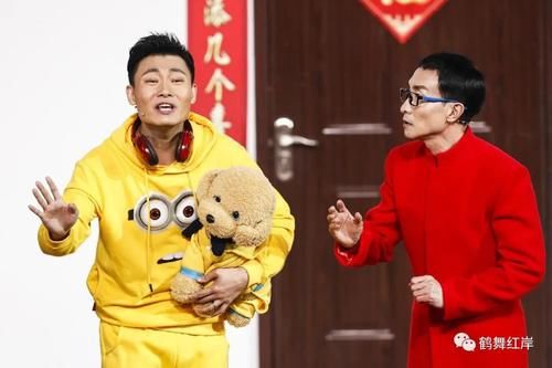 连续24次登上春晚，拒绝和小沈阳同台演出的黄宏，现在怎样了？