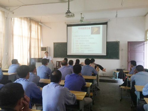 红十字应急救护培训进企业 诠释生命安全健康