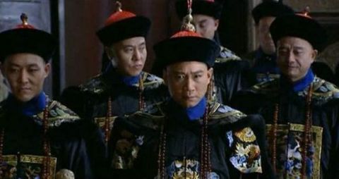 古代百官上朝手拿的木板用途很大,清朝人却因