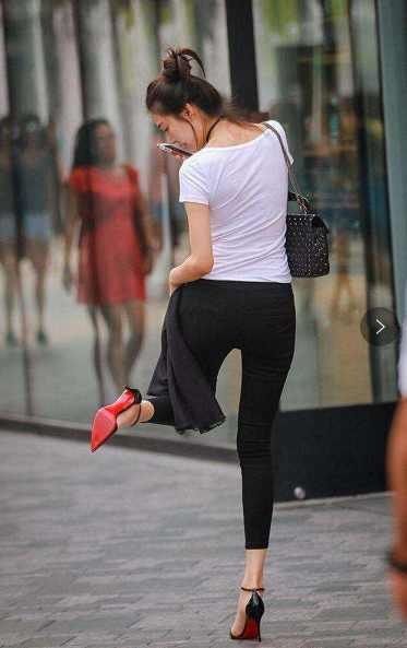 着低调的奢华感,性感妩媚还是活泼俏皮,一走一