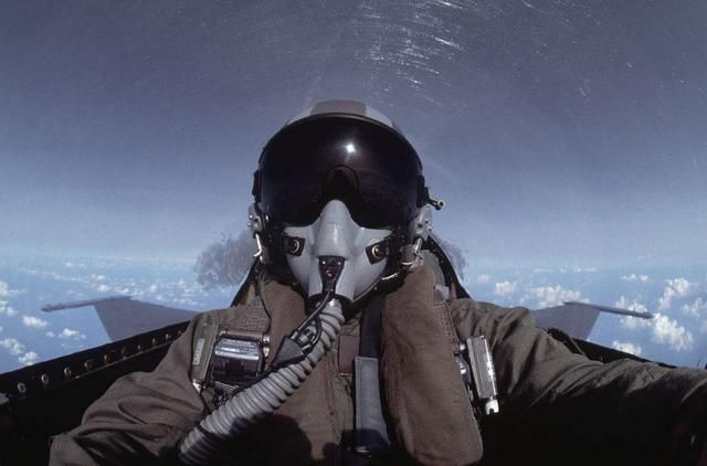 和平年代的战斗英雄,飞机试飞员,每一次都是生