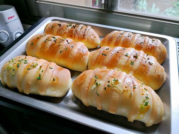香葱芝士夹午餐肉面包