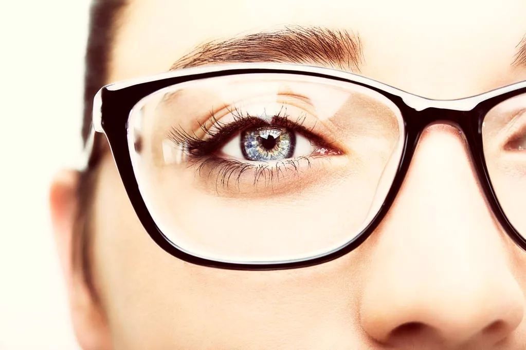 听说做完近视眼手术,老了会瞎?这是真的吗?