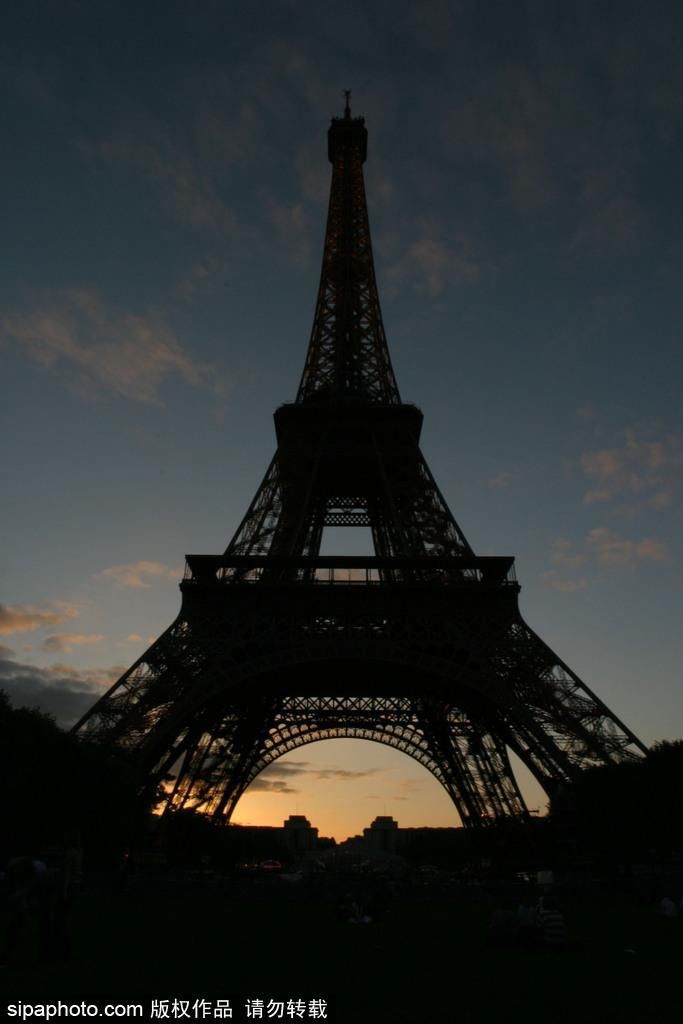 法国的“铁娘子” 著名旅游景点埃菲尔铁塔知多少