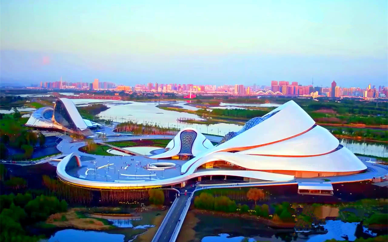 特大城市中的 巨无霸 ,面积是广州的7倍,深圳的