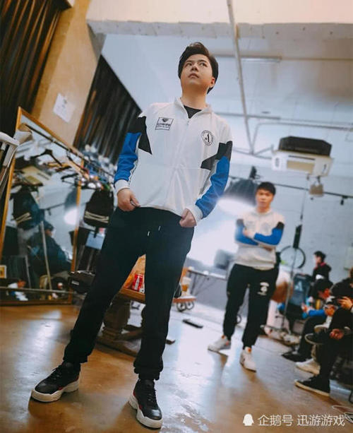 DOTA2:B神透露没买到Ti门票,不打职业因为怕