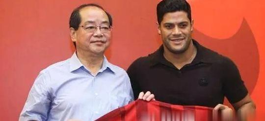 豪!上港夺冠后,来中超打工才2年的胡尔克豪购