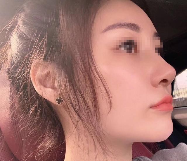 贾静雯三个女儿颜值不俗，妈妈长得很漂亮，孩子的基因不会差