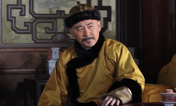 陈建斌给自己加戏,偷拍蒋欣美女,蒋欣却如此配高圆圆腿v美女性感神屁股的图片