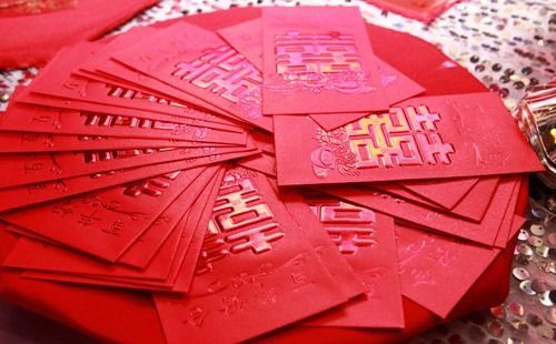 广州同学的婚礼,我给100元红包,结果被伴娘们
