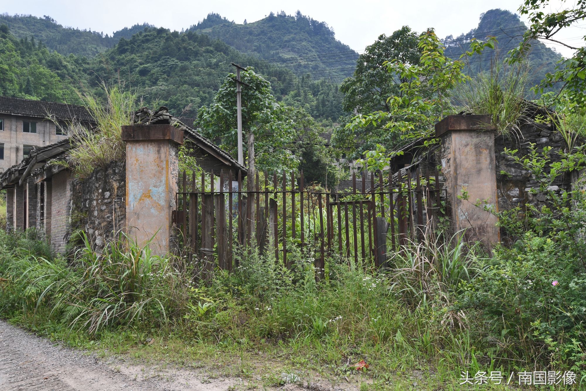 曾经的“小香港”已日落西山，变成无人区，成为一片荒凉之地