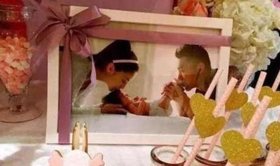 欧洲人体格!4次进球拯救国足,早与女友隐婚生