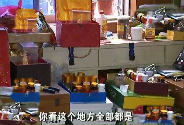 妻子对丈夫购买“天价”保健品不满，丈夫：吃这个能年轻十岁