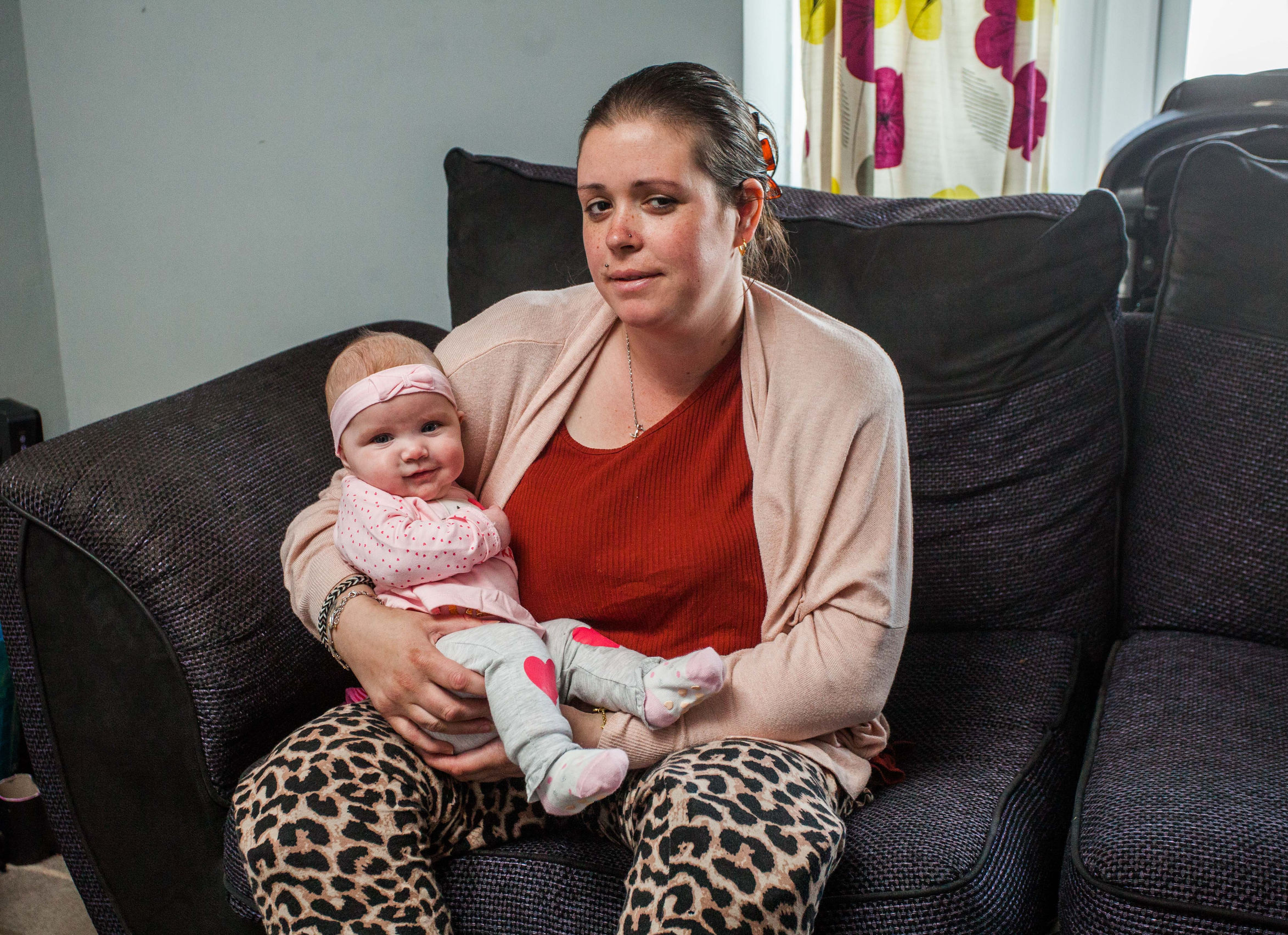 外国女人生小孩陷入昏迷,复苏后双腿却突然消