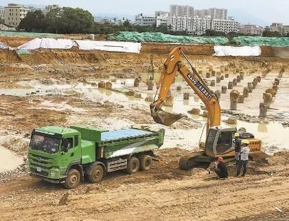 这回比亚迪为老百姓做了件好事,改造 马路杀手