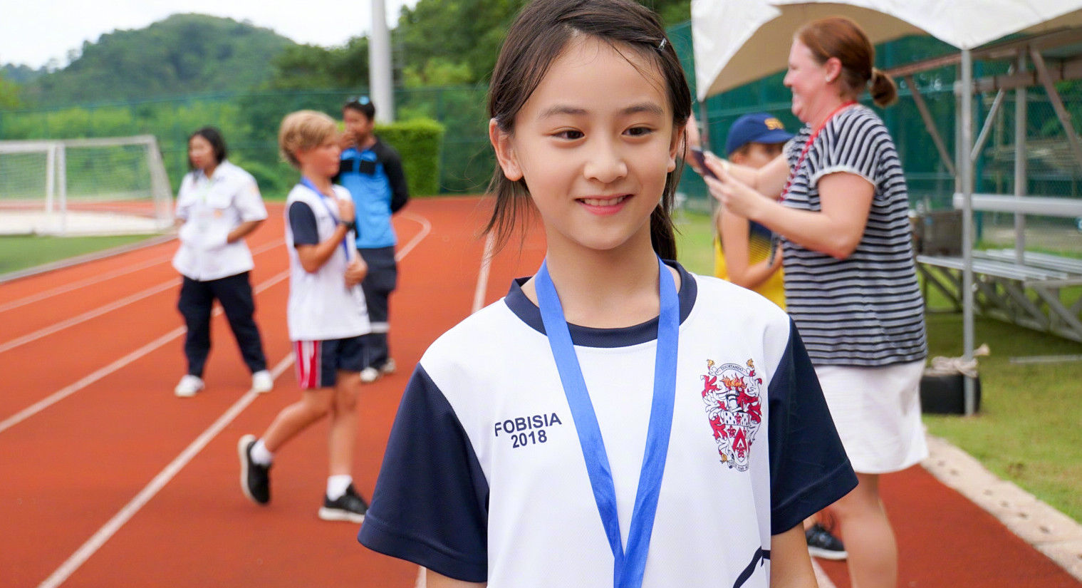 黄磊女儿多多因耳钉引发吐槽,网友称不如森碟,孙莉一句话怒怼!