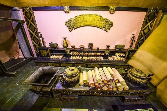 推了十几座山!就为了原封不动复制故宫,如今门票是故宫4倍!