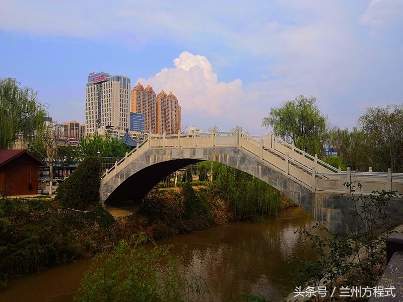 兰州雁滩公园 繁华都市中的“桃花源” 天水一色别有洞天
