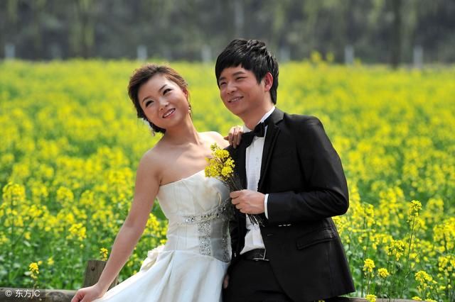 二婚嫁哑巴老公,新婚夜他突然开口说话,听后我悲喜交加